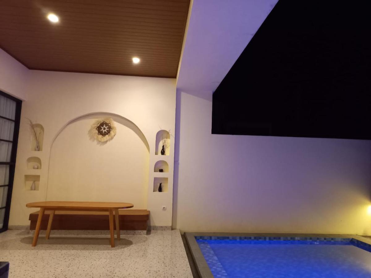 Azalea Room By The Anp Villas Cikundul Zimmer foto